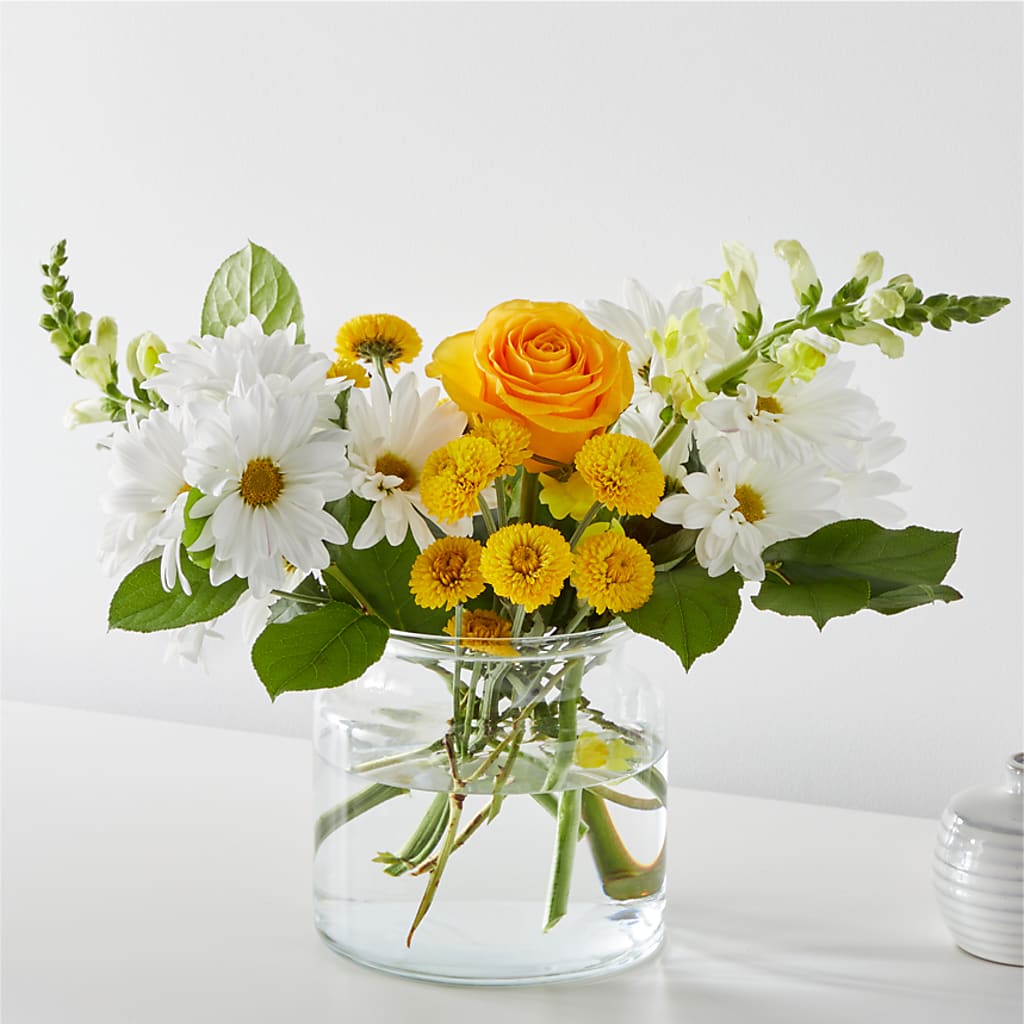 Sun Salutation Bouquet – DESIGNER'S TOUCH FLORIST & GIFT SHOP LLC, West Union SC