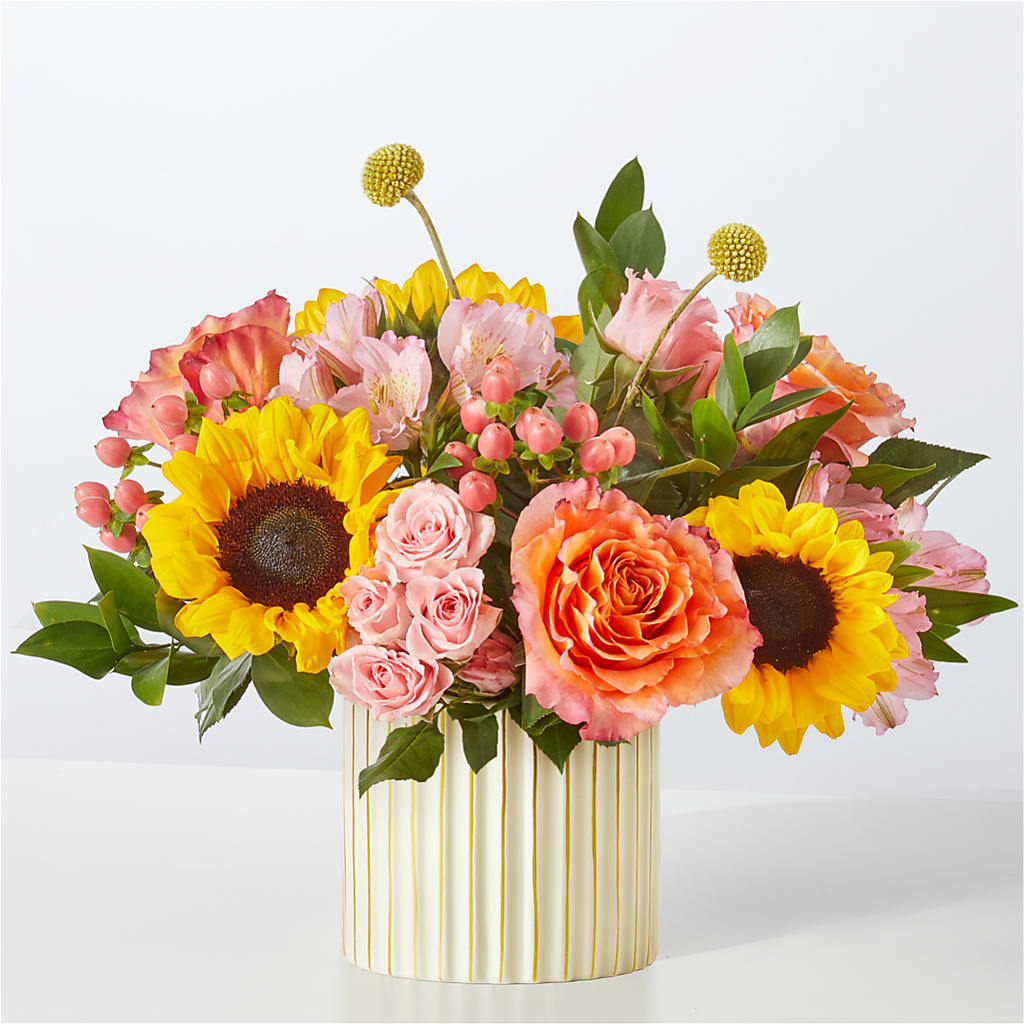 Sun's Out Bouquet – DESIGNER'S TOUCH FLORIST & GIFT SHOP LLC, West Union SC