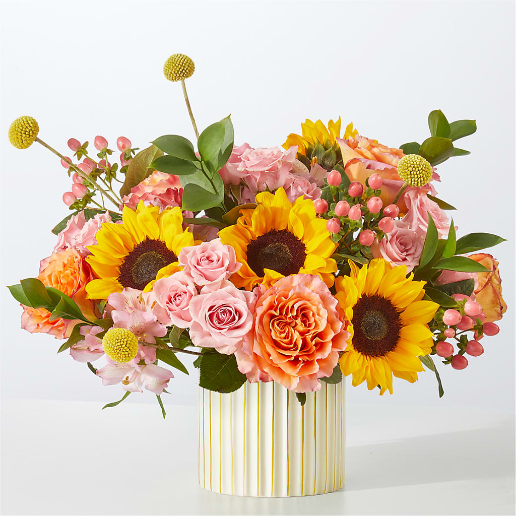 Sun's Out Bouquet – DESIGNER'S TOUCH FLORIST & GIFT SHOP LLC, West Union SC