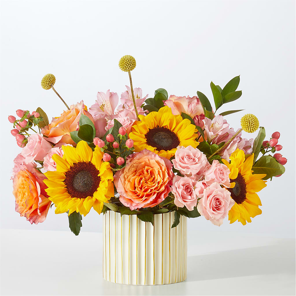 Sun's Out Bouquet – DESIGNER'S TOUCH FLORIST & GIFT SHOP LLC, West Union SC