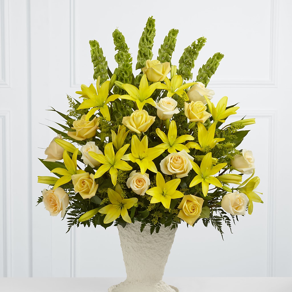 Golden Memories Arrangement – DESIGNER'S TOUCH FLORIST & GIFT SHOP LLC, West Union SC
