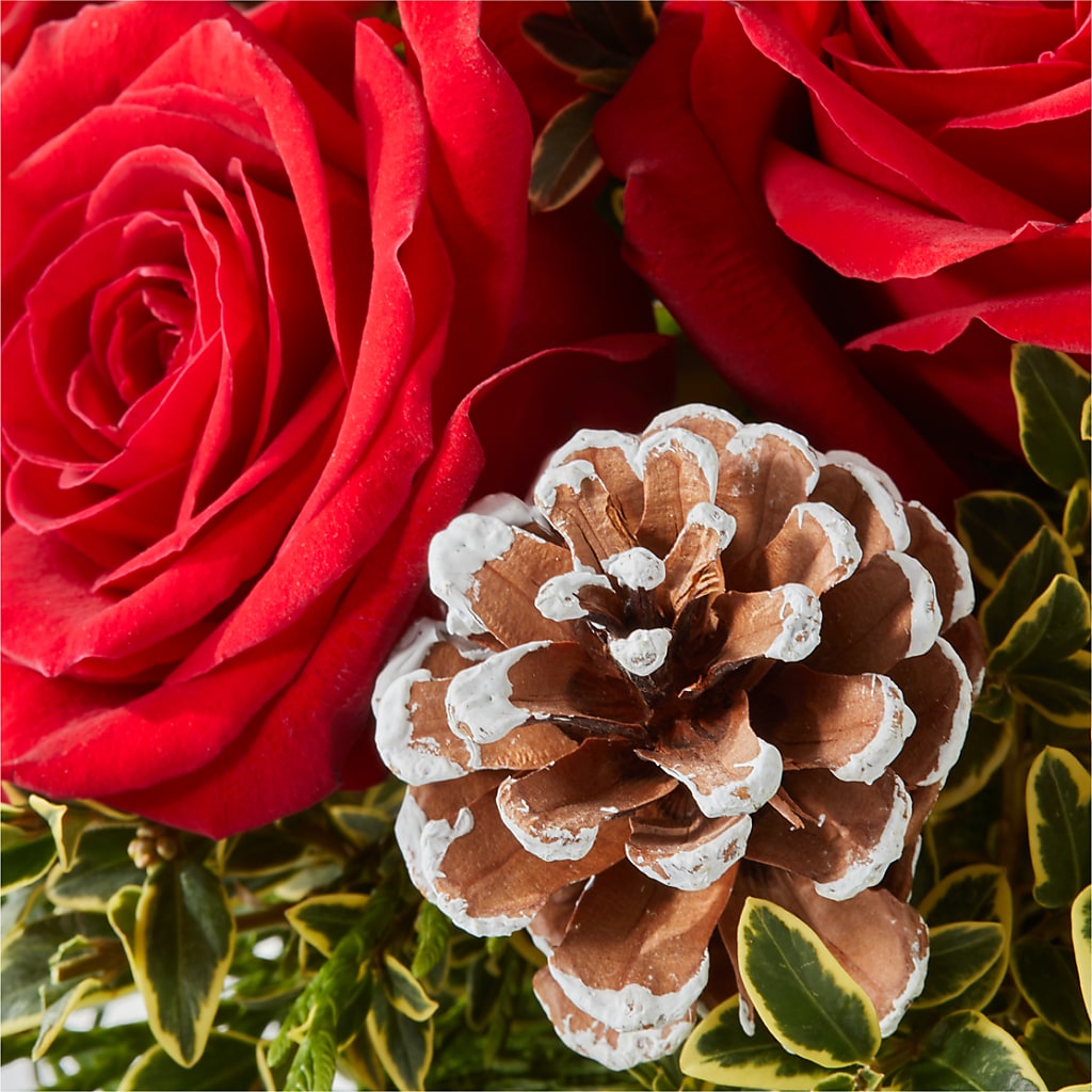 Snowy Wonderland Bouquet – DESIGNER'S TOUCH FLORIST & GIFT SHOP LLC, West Union SC
