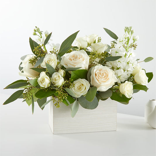 Fresh Linen Box Bouquet – DESIGNER'S TOUCH FLORIST & GIFT SHOP LLC, West Union SC