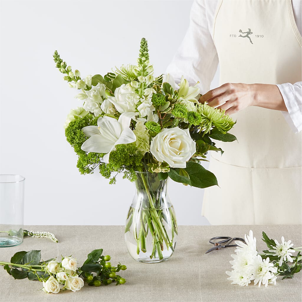 Irish Garden - A Florist Original – DESIGNER'S TOUCH FLORIST & GIFT SHOP LLC, West Union SC