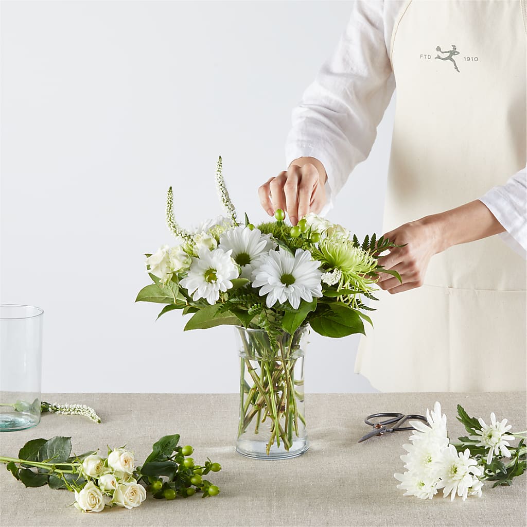Irish Garden - A Florist Original – DESIGNER'S TOUCH FLORIST & GIFT SHOP LLC, West Union SC