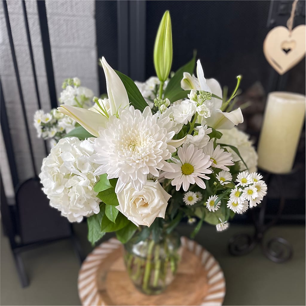 Classic Ivory – A Florist Original – DESIGNER'S TOUCH FLORIST & GIFT SHOP LLC, West Union SC
